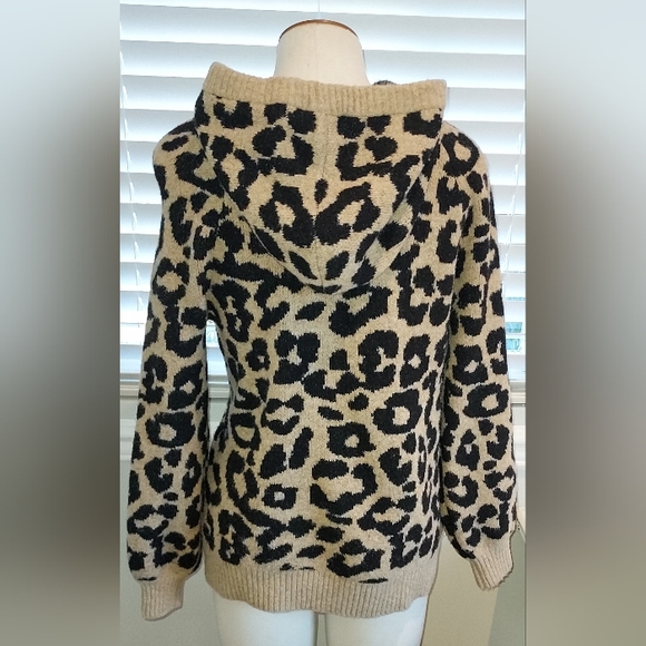 LOFT Hooded Long Sleeve Leopard Print Sweater Size Small Petite NWT - Picture 4 of 6